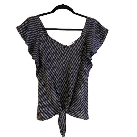 ✨Striped Navy & White Front Tie Blouse✨ - Picture 2 of 5